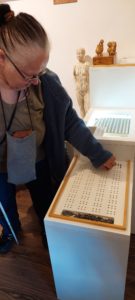 štvorriadková kolíčková písanka pre výučbu Braillovho písma
